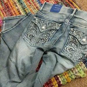 SIZE 8 BEJEWELED TAG ON